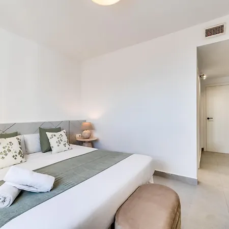Apartment Vacation I Banus Waterfront Penthouse Marina, Sea View, Beachfront *
